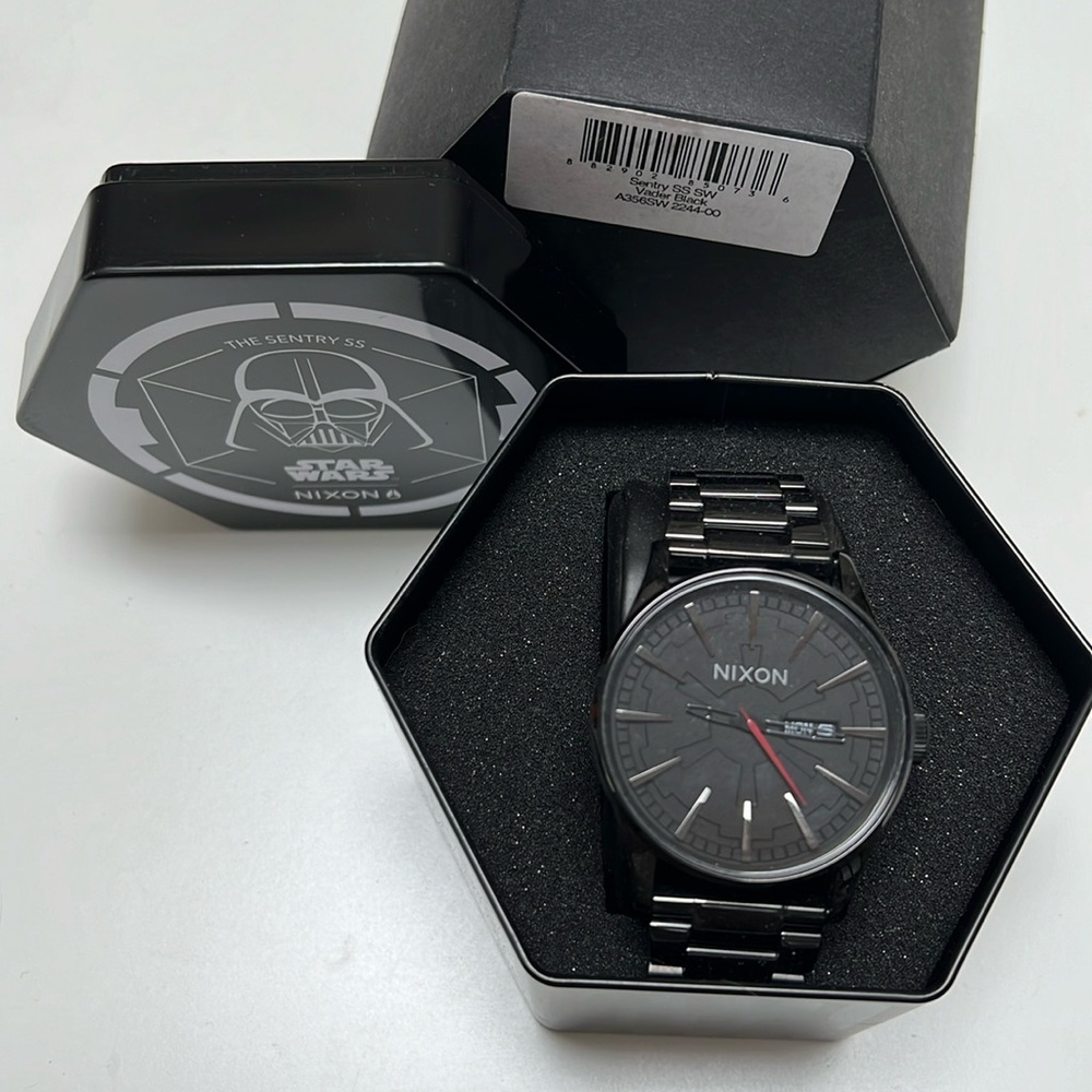 NWT Nixon x Star Wars collab. Sentry SS